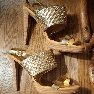 COACH GOLD SANDALS